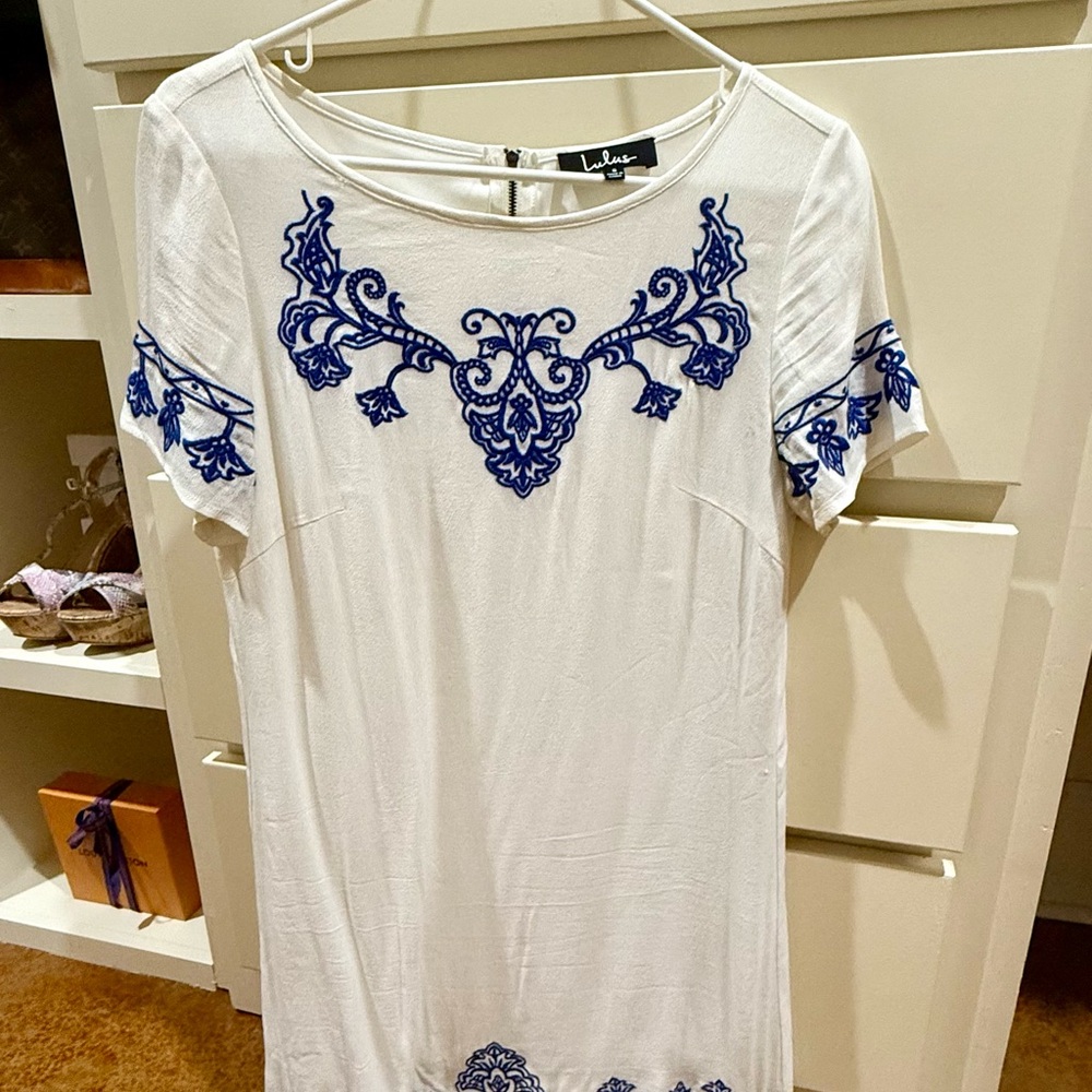 Lulu's White and Blue Embellished Tunic Blouse